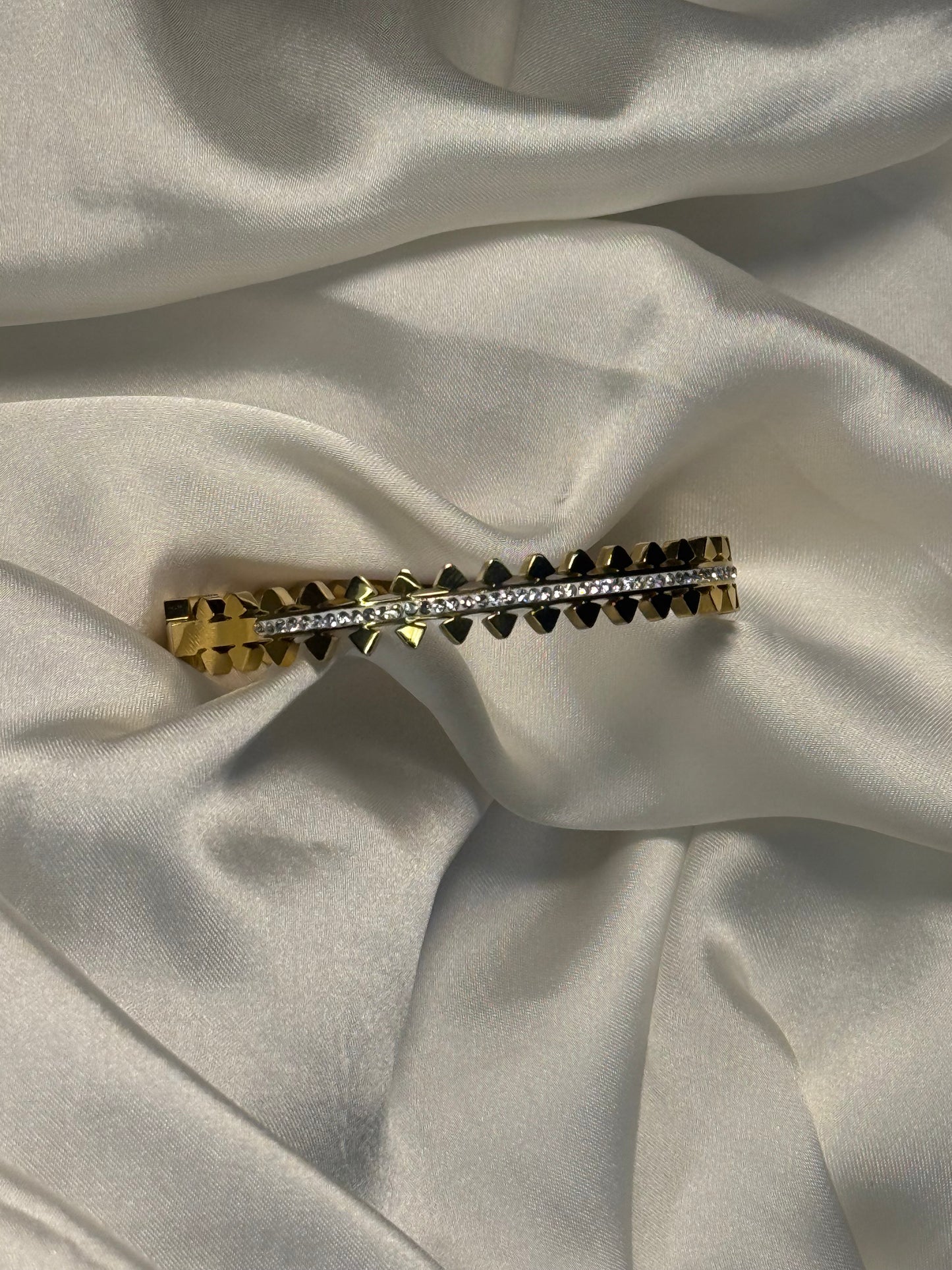 Triangle Stones HandCuff